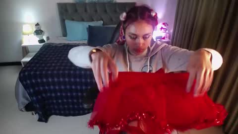 Snapshot of clown_face chatting on 12.24.24 emely dolce online show from 12.24.24