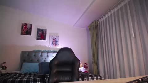 Snapshot of clown_face chatting on 12.30.24 emely dolce online show from 12.30.24