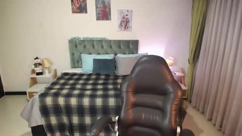 Snapshot of clown_face chatting on 12.31.24 emely dolce online show from 12.31.24