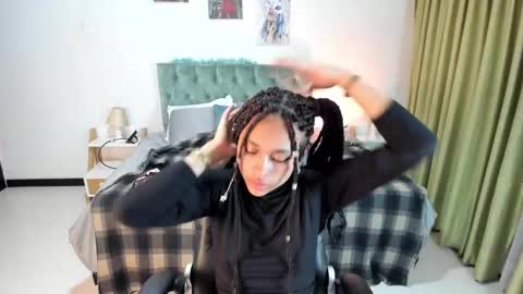 Snapshot of clown_face chatting on 02.06.25 emely dolce online show from 02.06.25