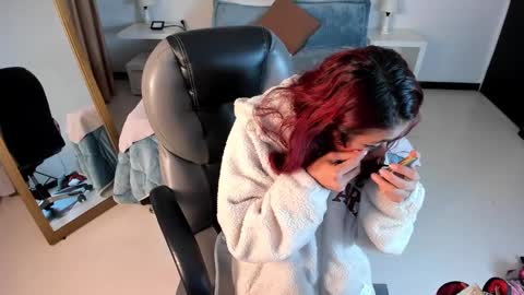 Snapshot of clown_face chatting on 02.23.25 emely dolce online show from 02.23.25