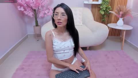 Eilyn online show from 10.13.25