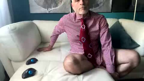 clydeninethousand online show from 10.05.25