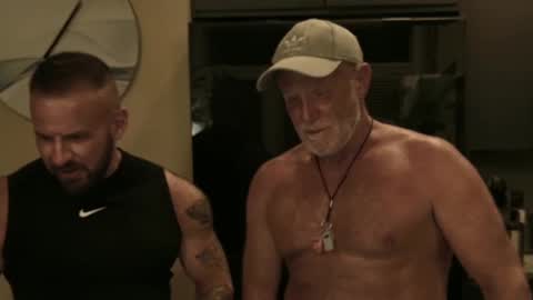 Snapshot of coachbate chatting on 09.23.25 CoachBate online show from 09.23.25