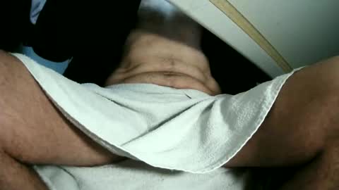 Snapshot of cockneegeezer chatting on 02.12.25 Ask me online show from 02.12.25