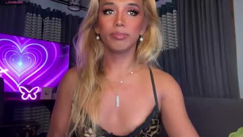 Snapshot of cockprincess_dianna chatting on 10.14.25 PrincessDianna IslandGirl CUMSHOW in PVT and PASSWORDSHOW online show from 10.14.25