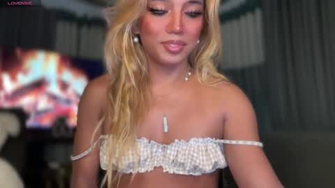 Snapshot of cockprincess_dianna chatting on 10.15.25 PrincessDianna IslandGirl CUMSHOW in PVT and PASSWORDSHOW online show from 10.15.25