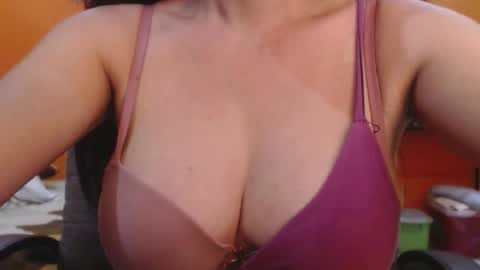 Snapshot of cocktits69 chatting on 01.08.25 titanis online show from 01.08.25