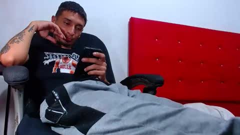 Snapshot of coco1269hard chatting on 12.22.25 Joker Big dick online show from 12.22.25