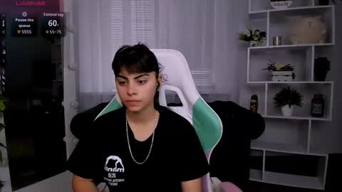 Snapshot of cocoa_sins chatting on 11.06.25 Olivia online show from 11.06.25