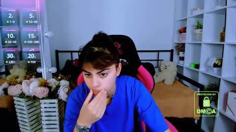 Snapshot of cocoa_sins chatting on 11.13.25 Olivia online show from 11.13.25