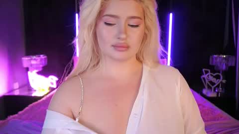 Snapshot of cocosecretss chatting on 03.06.25 onlyfans amyleyy online show from 03.06.25