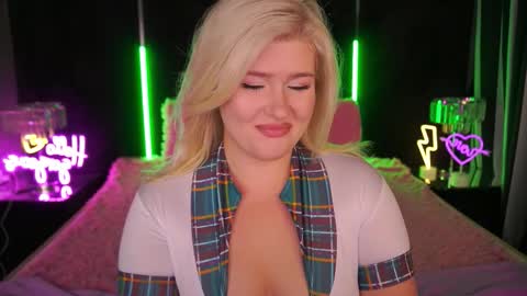 Snapshot of cocosecretss chatting on 10.06.25 onlyfans amyleyy online show from 10.06.25