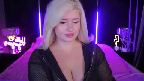 Snapshot of cocosecretss chatting on 10.11.25 onlyfans amyleyy online show from 10.11.25