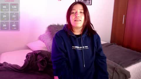 Phia And Luna online show from 10.29.25