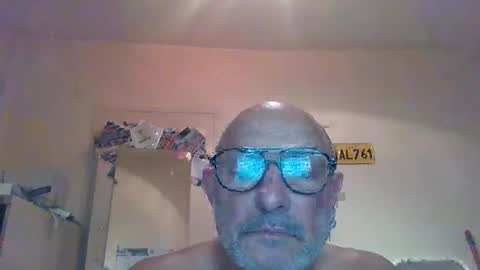 Snapshot of cokin63 chatting on 10.14.25 cokin63 online show from 10.14.25