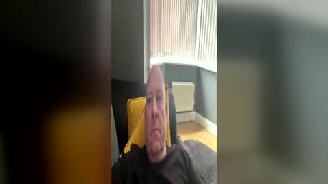 Snapshot of col4nows chatting on 06.12.26 col4nows online show from 06.12.26