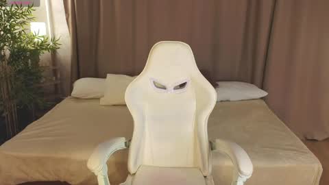 Collen Mon Tue Wed Thu Fri GMT 3 0300am - 0900am  online show from 04.05.26