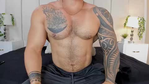 college_muscle_ass online show from 10.06.25