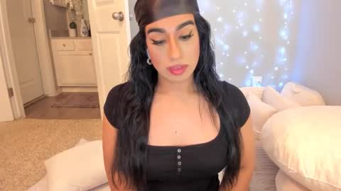    ........ Instagram  Lorysexys online show from 10.20.25