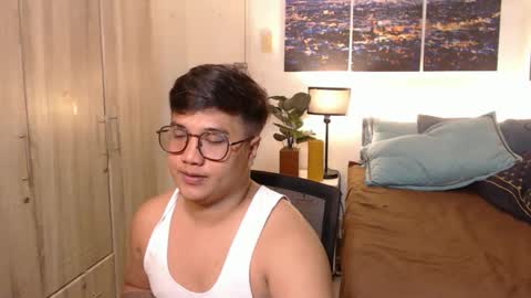 Snapshot of colossalboy chatting on 02.25.25 Sunny online show from 02.25.25