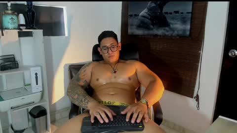 Snapshot of coltonmassif_ chatting on 01.25.25 coltonmassif_ online show from 01.25.25