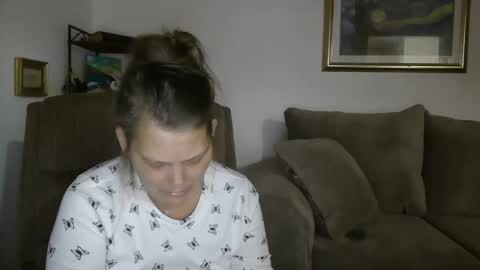 Snapshot of comebackpussy chatting on 12.24.24 comeback pussy online show from 12.24.24