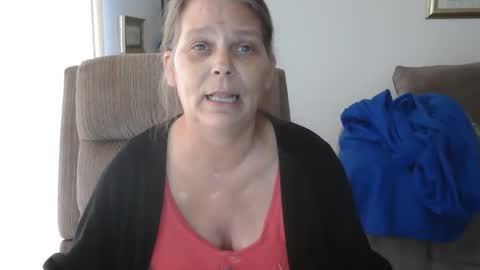 Snapshot of comebackpussy chatting on 02.14.25 comeback pussy online show from 02.14.25