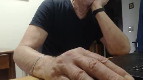 Snapshot of comemivuoi2 chatting on 04.13.26 comemivuoi2 online show from 04.13.26