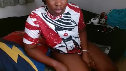 Snapshot of comicalcara chatting on 11.14.25 Cara online show from 11.14.25