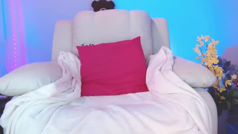 Snapshot of concubine_princess chatting on 12.10.24 Ariane... online show from 12.10.24