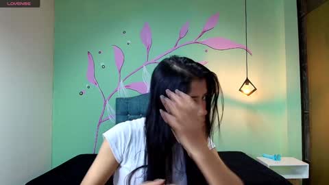 Snapshot of connie_bell chatting on 01.27.25 C O N N I E online show from 01.27.25