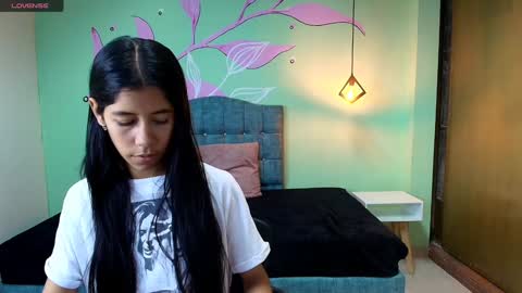 Snapshot of connie_bell chatting on 02.01.25 C O N N I E online show from 02.01.25
