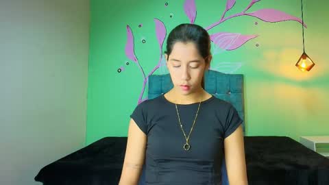 C O N N I E online show from 11.25.25