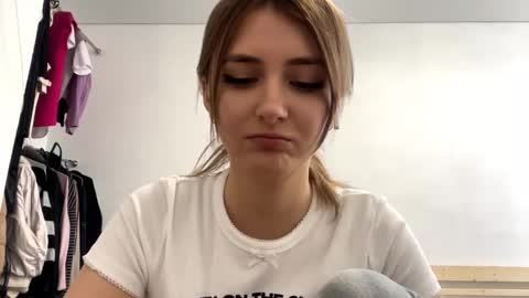 Snapshot of constancefanny chatting on 02.14.26 Amelia online show from 02.14.26