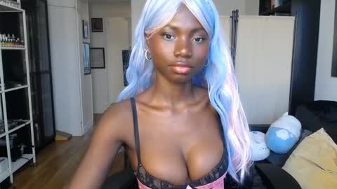 Carola  independent model online show from 02.04.25