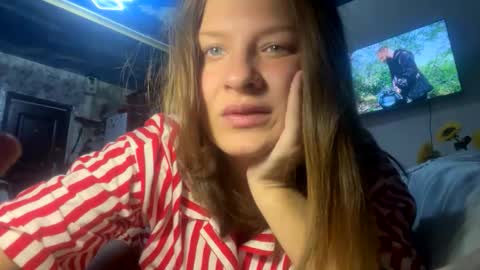 Snapshot of coolrebetaa chatting on 11.11.25 lika Nikita online show from 11.11.25