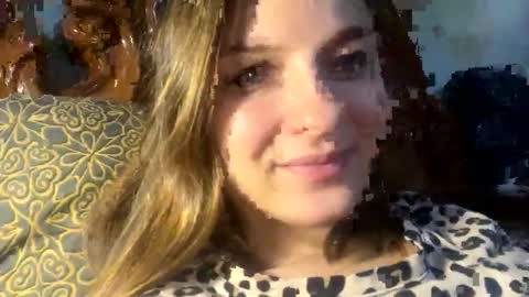 Snapshot of coolrebetaa chatting on 11.24.25 lika Nikita online show from 11.24.25