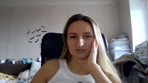 cora_fora online show from 11.25.25