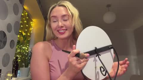 Anny online show from 04.03.26