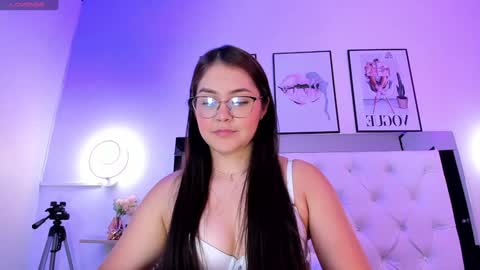 Snapshot of corachandler chatting on 12.18.24 Cora online show from 12.18.24