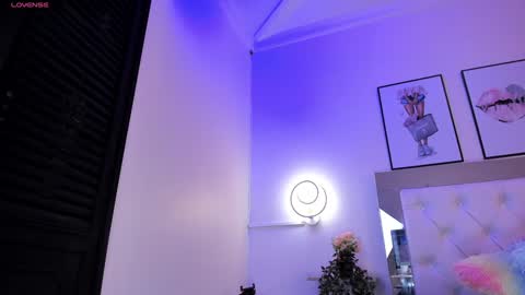 Snapshot of corachandler chatting on 01.12.25 Cora online show from 01.12.25