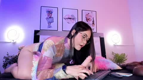 Snapshot of corachandler chatting on 01.31.25 Cora online show from 01.31.25