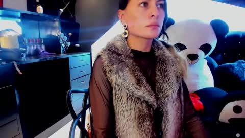 Coral  online show from 02.01.25