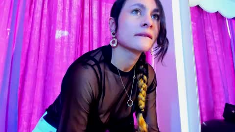 Coral  online show from 02.19.25