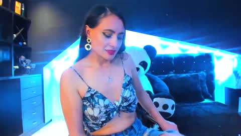 Coral  online show from 02.20.25