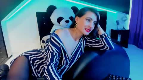 Coral  online show from 02.21.25