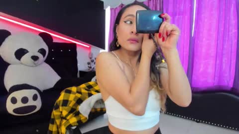 Coral  online show from 09.22.25