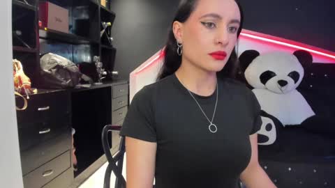 Coral  online show from 09.23.25