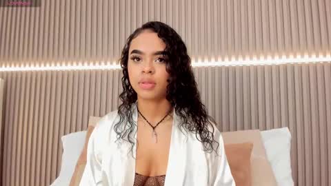 coralineross_ online show from 03.01.25